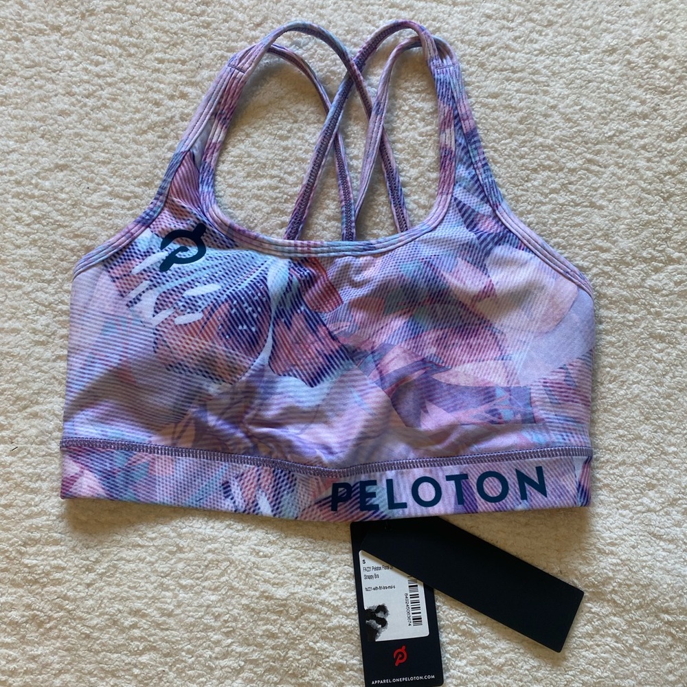 NWT peloton sports bra. Size S